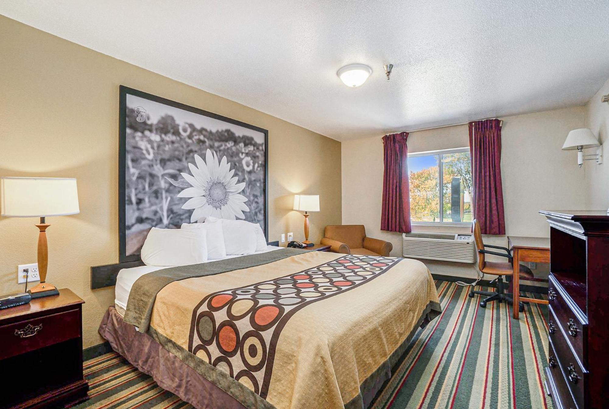 Super 8 By Wyndham Mt. Pleasant