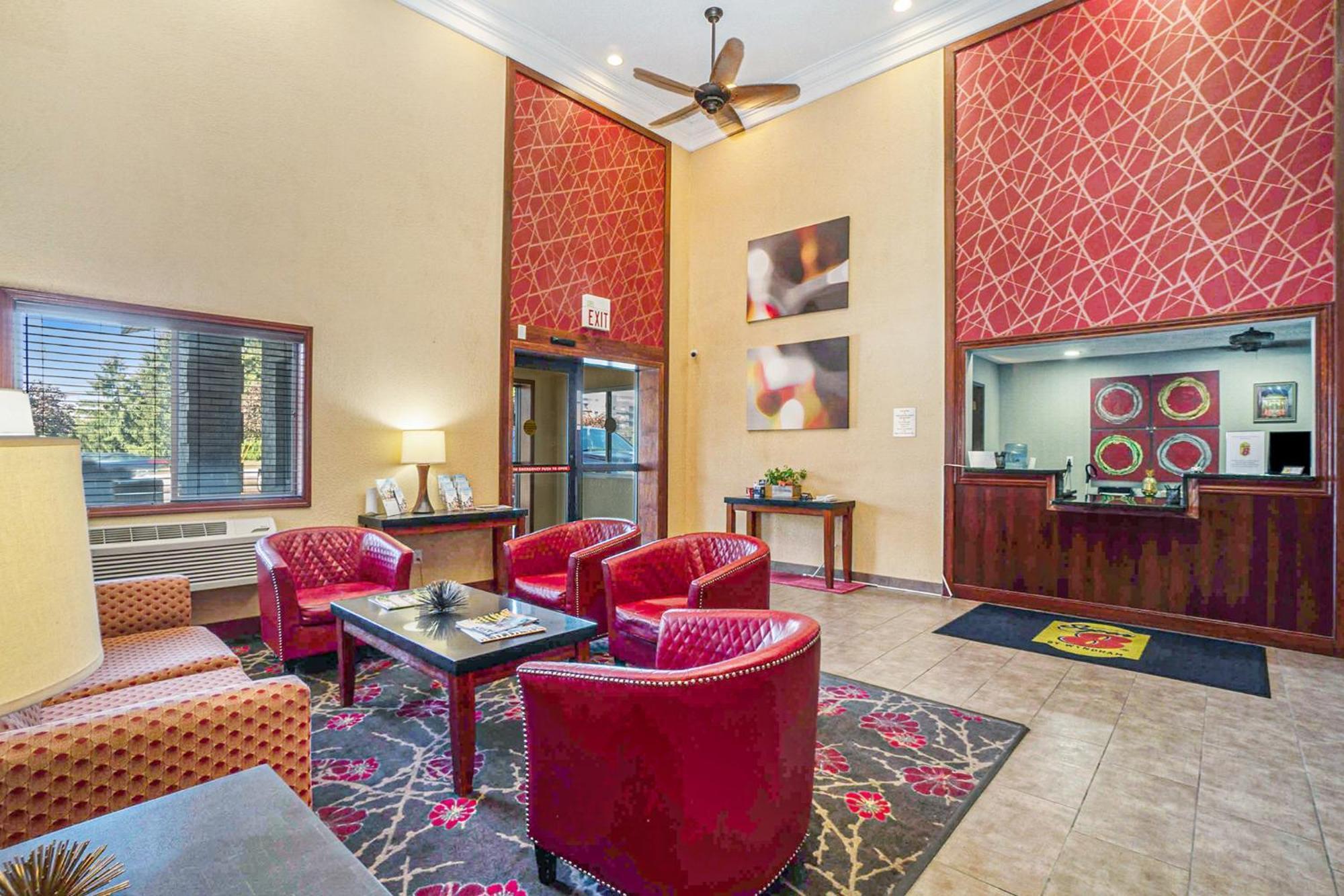Hotel Super 8 By Wyndham Mt. Pleasant