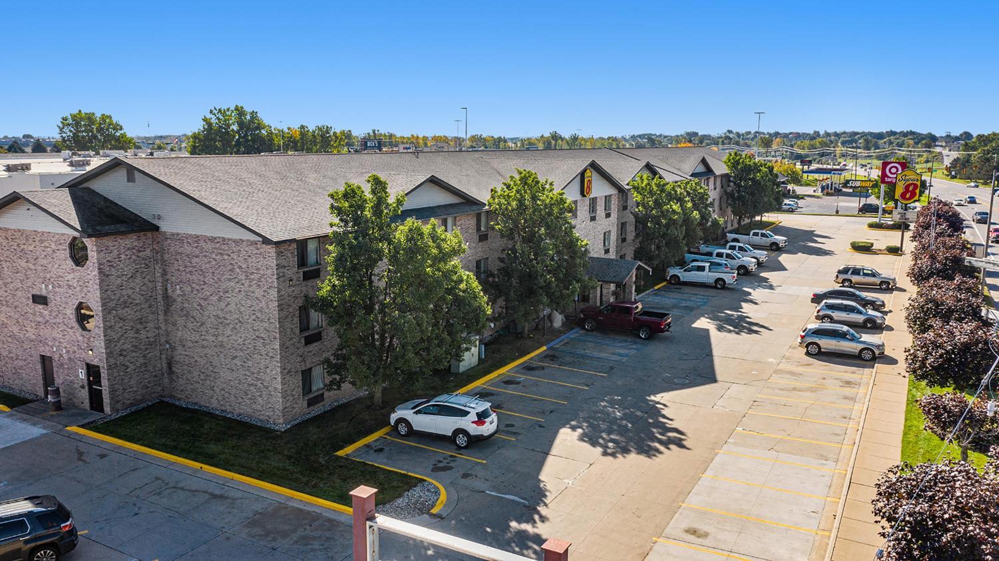 Super 8 By Wyndham Mt. Pleasant 2*
