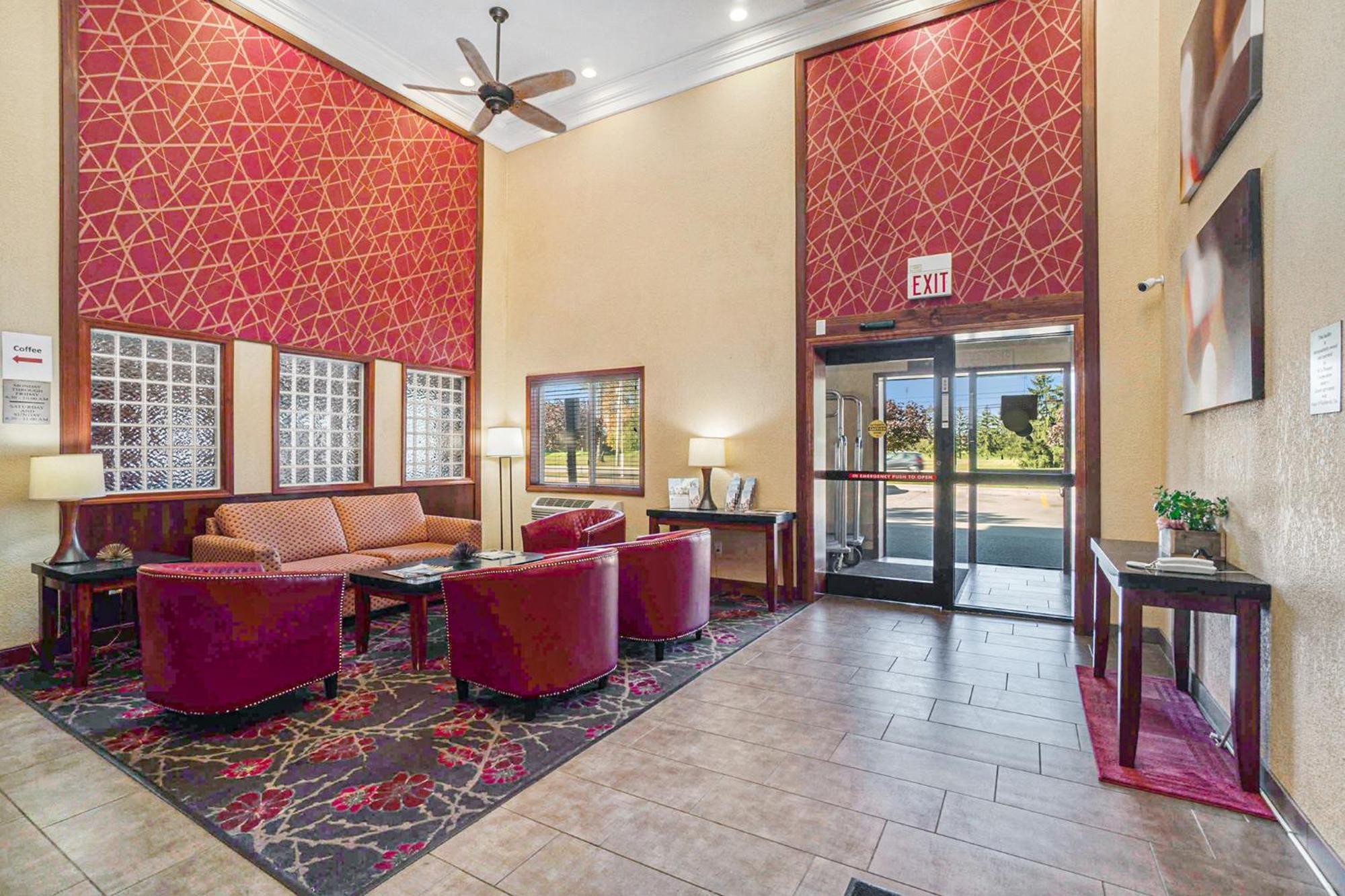 Super 8 By Wyndham Mt. Pleasant 2*